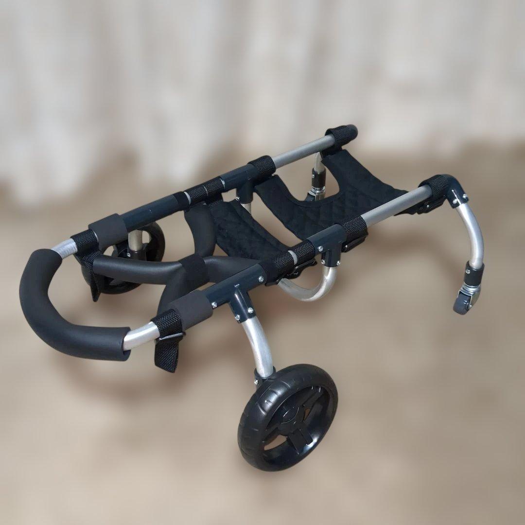 ワンちゃん4輪　リハビリ　食事補助　犬用車椅子　介護　犬の歩行器