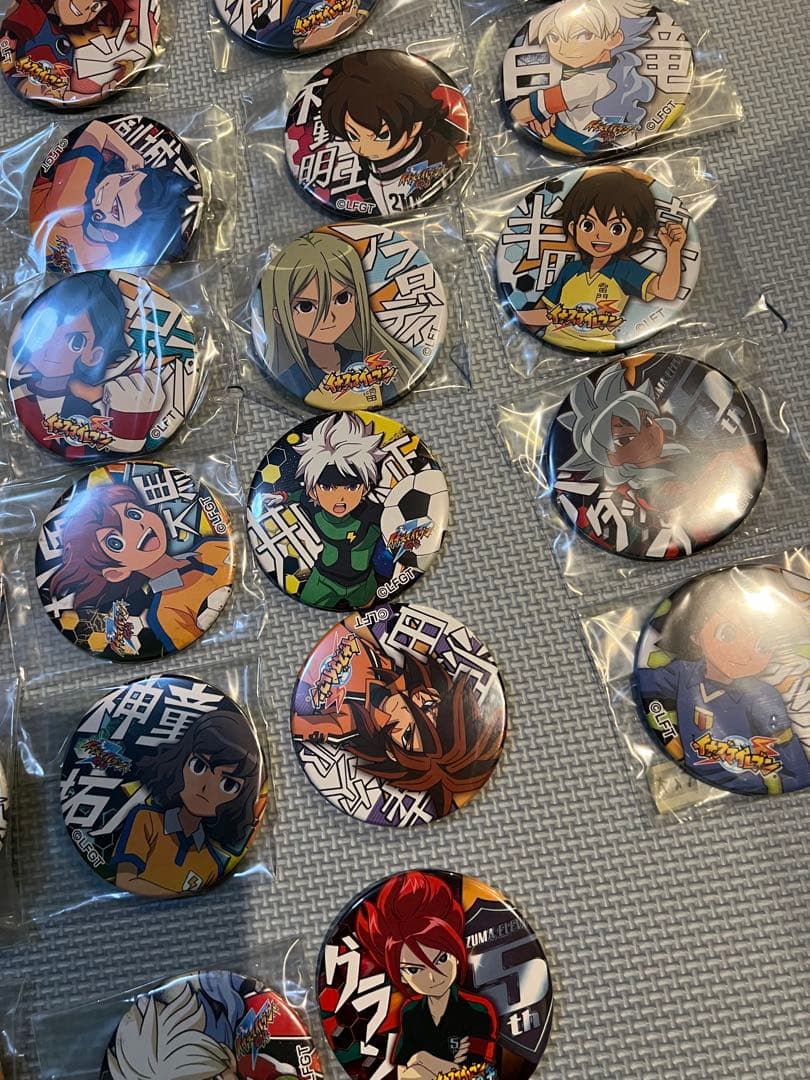 【バラ売り不可】イナズマイレブン　ドでか缶バッジ　64点セット