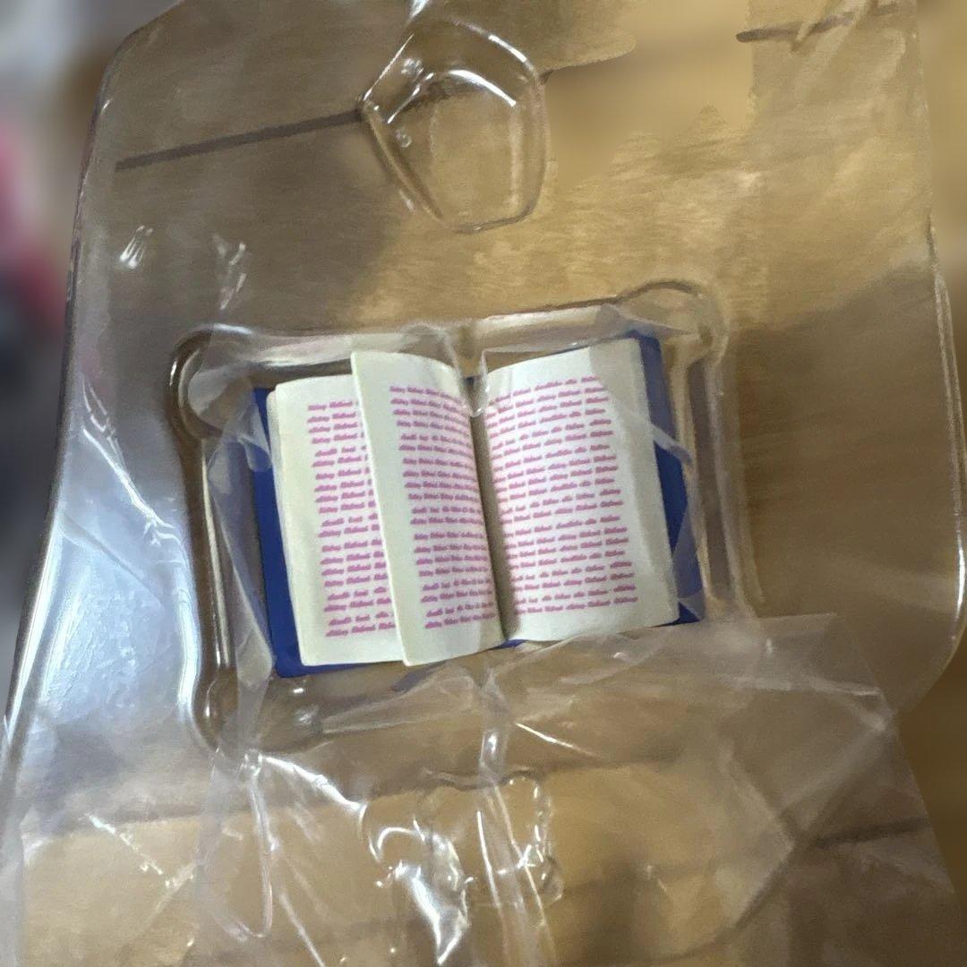 ツイステ　ヴィル　1/8スケールフィギュア　アニプレックス　缶バッジ　ポスカ付き