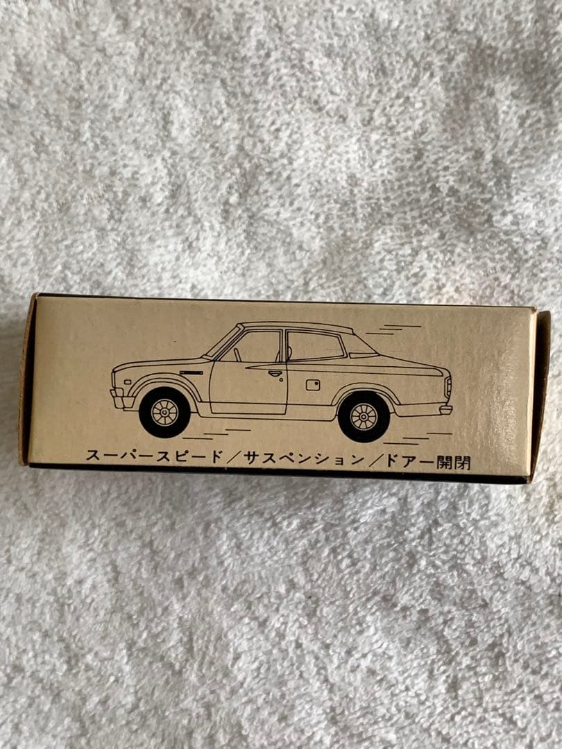 トミカ ダットサン ピックアップ【黒箱・日本製】