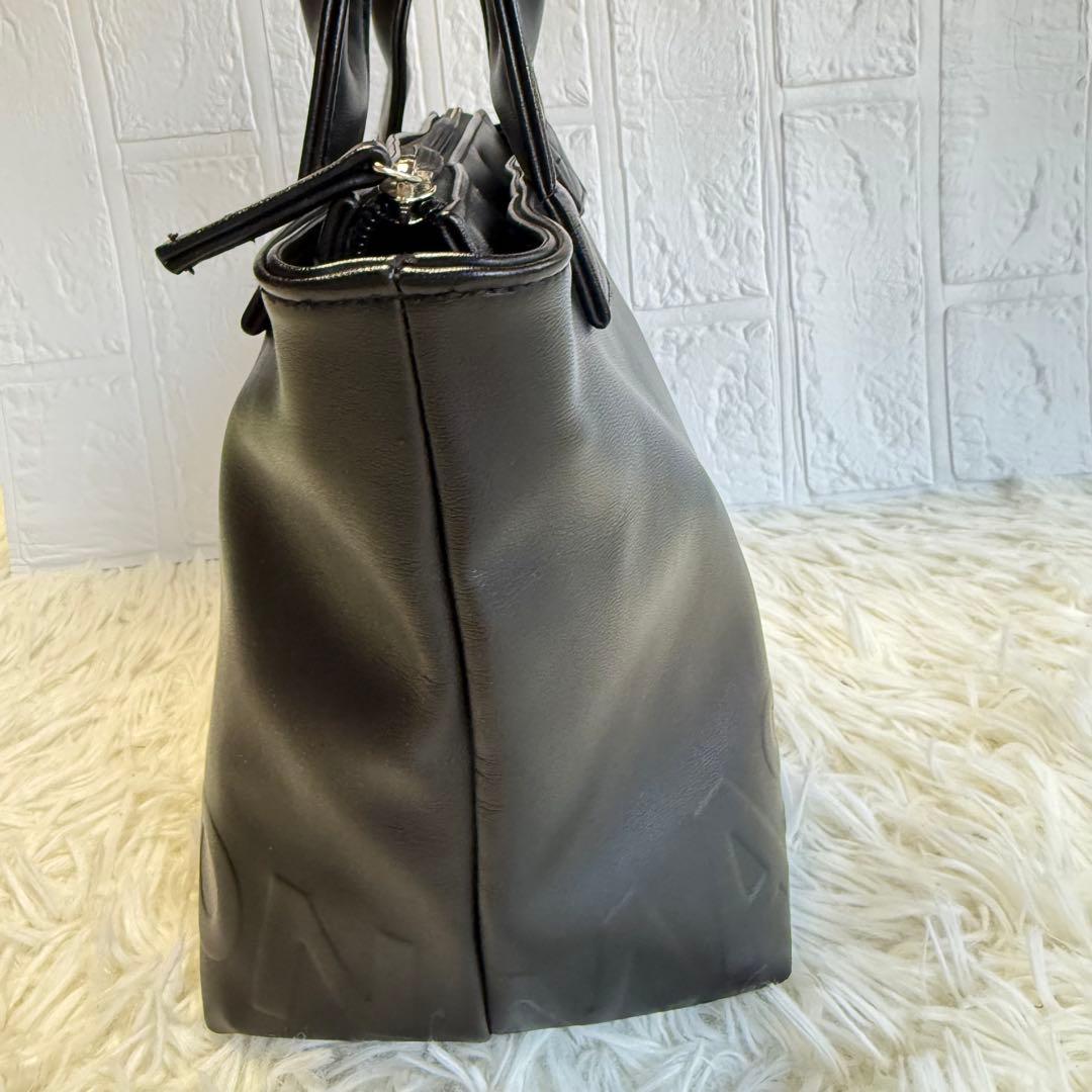 【マスターバニー】美品 カートバック フェイクレザー ブラック 3D