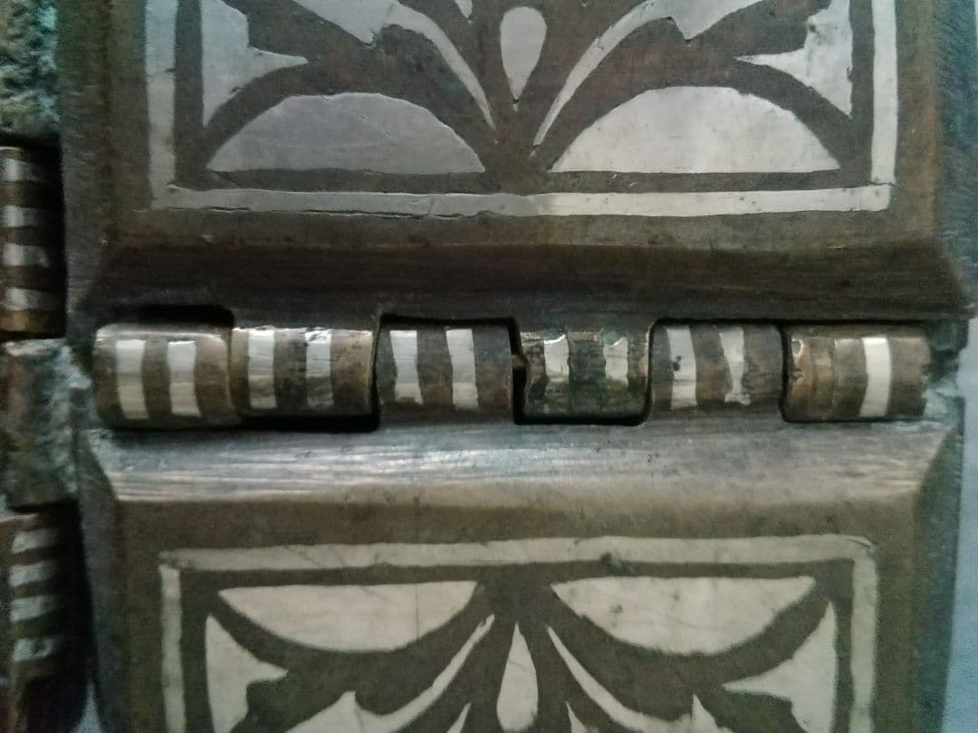 銀象嵌青銅ベタル箱、イスラム　フィリピン　ミンダナオ　アンティーク