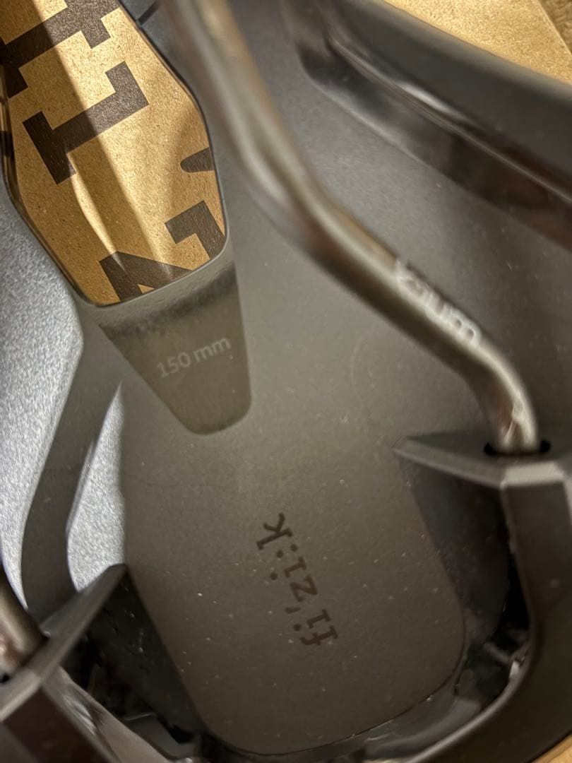 Fizik ARGO TEMPO R3 kium 150mm ブラック サドル