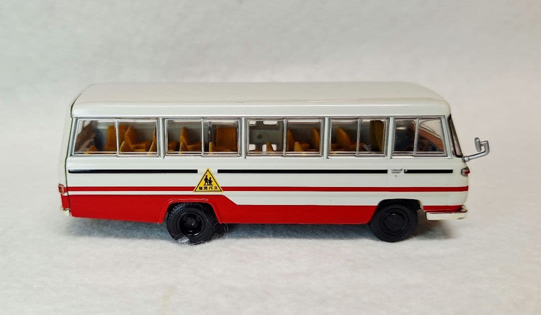 トミカリミテッドヴィンテージネオ LV-N60a ニッサン シビリアン