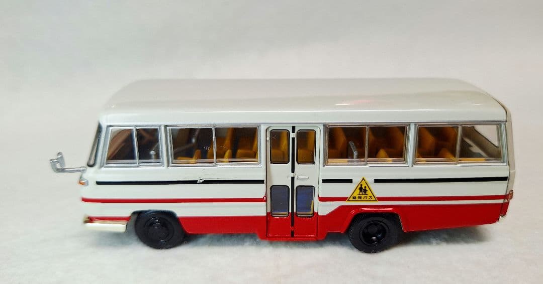 トミカリミテッドヴィンテージネオ LV-N60a ニッサン シビリアン