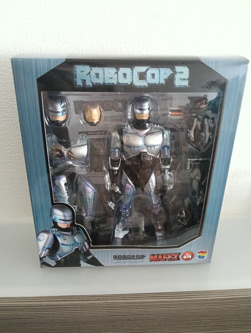 初回生産版　MAFEX　マフェックス　ロボコップ２　フィギュア　メディコムトイ
