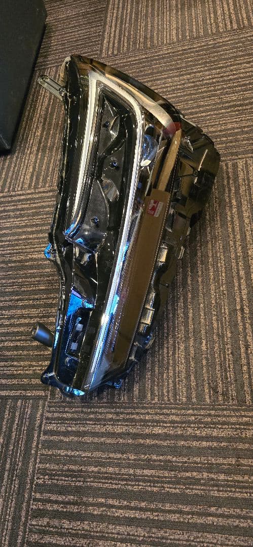 プリウス 60 Zグレード 助手席側 左 LEDヘッドライト ブラック 美品