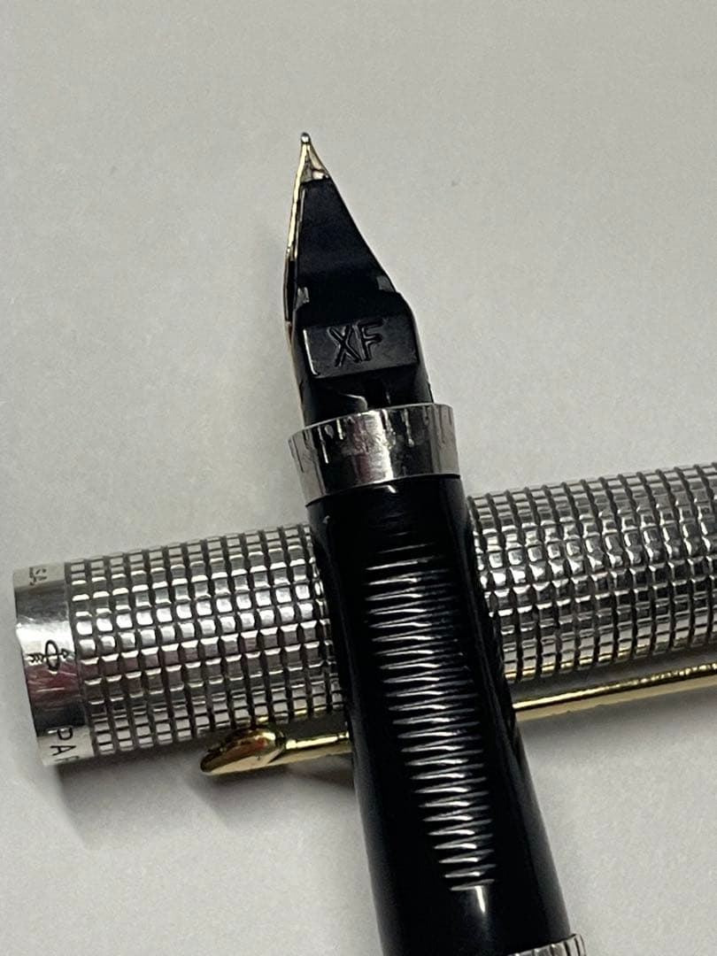 Parker 万年筆 シルバー・ブラック XF