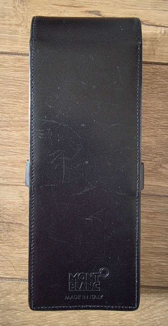 モンブラン　レザーペンケース　3本差　ブラック