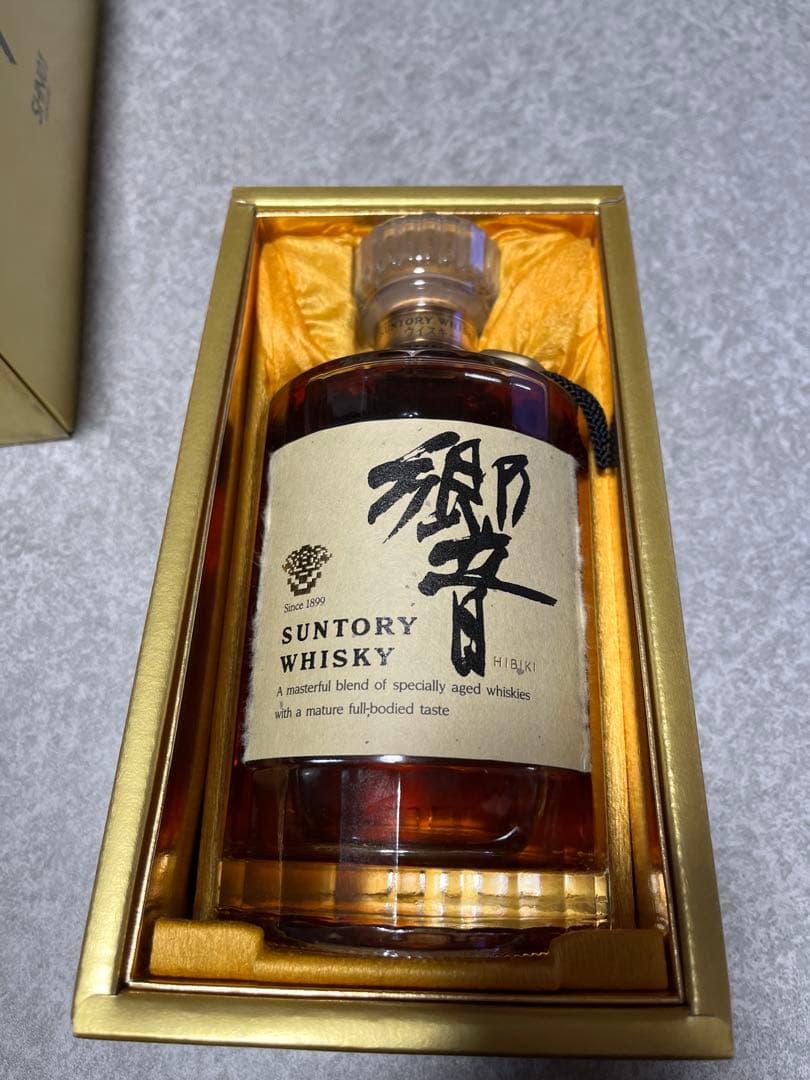 Suntory Hibiki ウイスキー　クリアキャップゴールドラベルSHN01