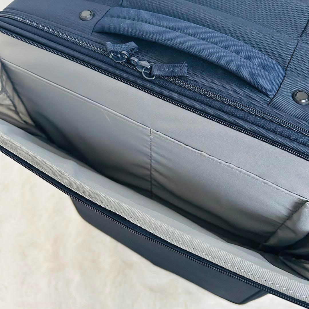 無印良品 半分の厚みで収納できるソフト キャリーケース 63L スーツケース