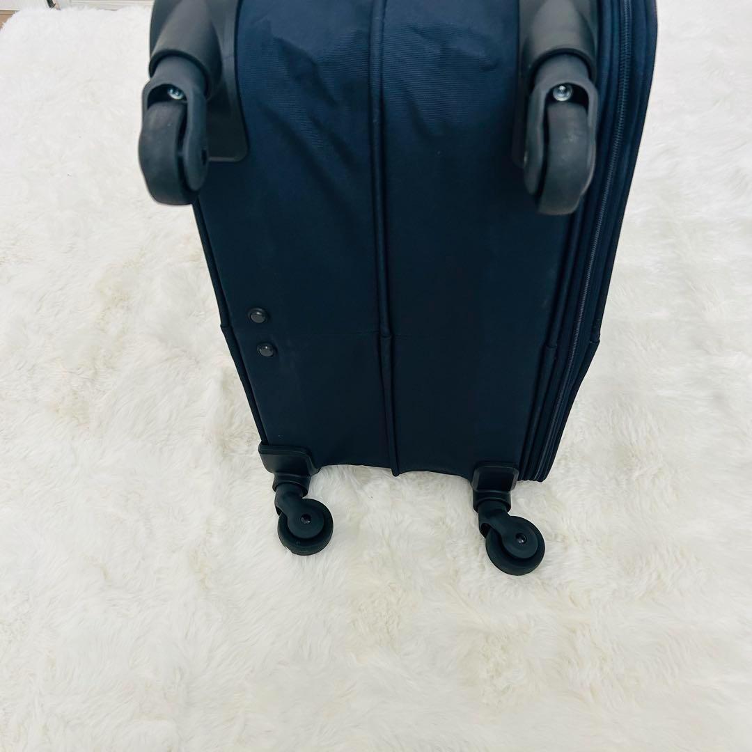 無印良品 半分の厚みで収納できるソフト キャリーケース 63L スーツケース