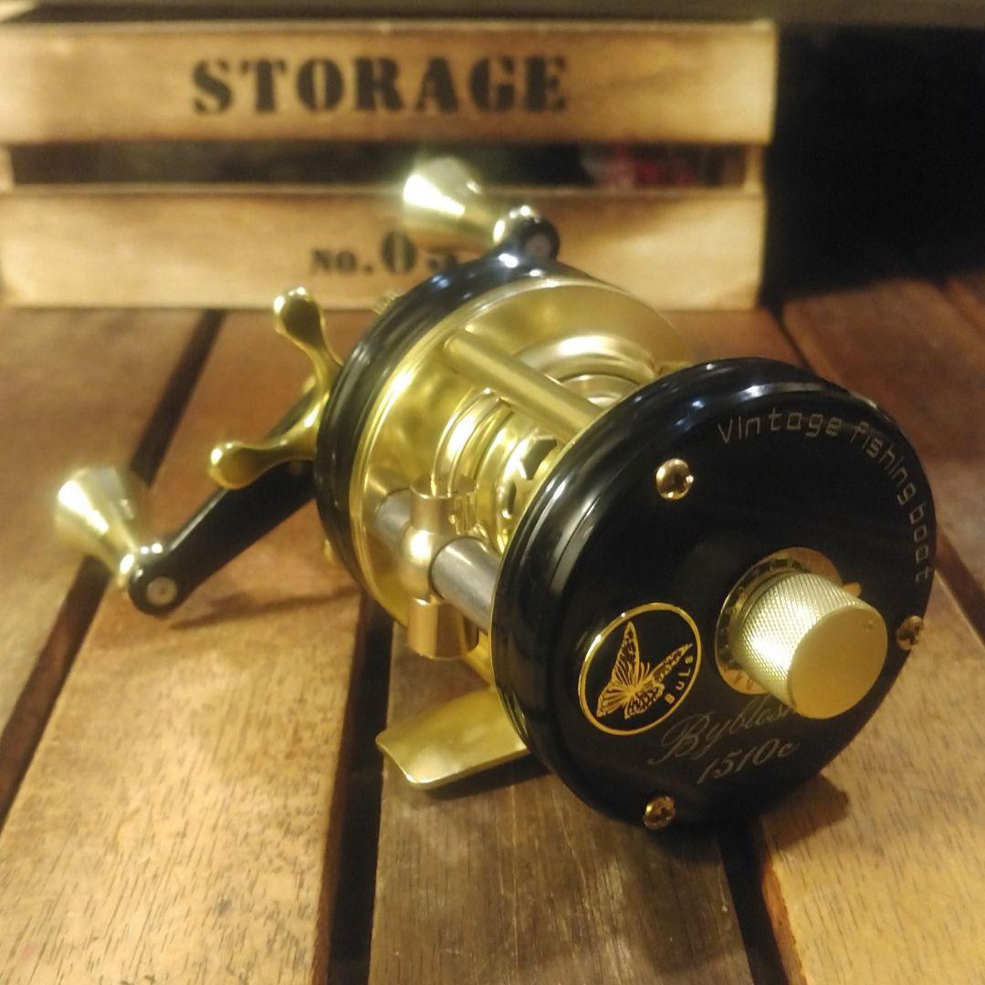 BULS1510C 丸型ベイトリール 右ハンドル　ブラック・ゴールド