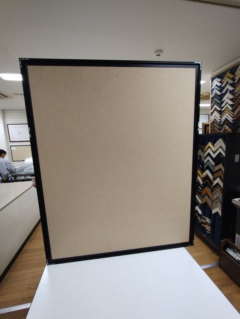 ユニフォームケース（Lサイズ）／両面通常アクリル／前開き式／ビターフレーム