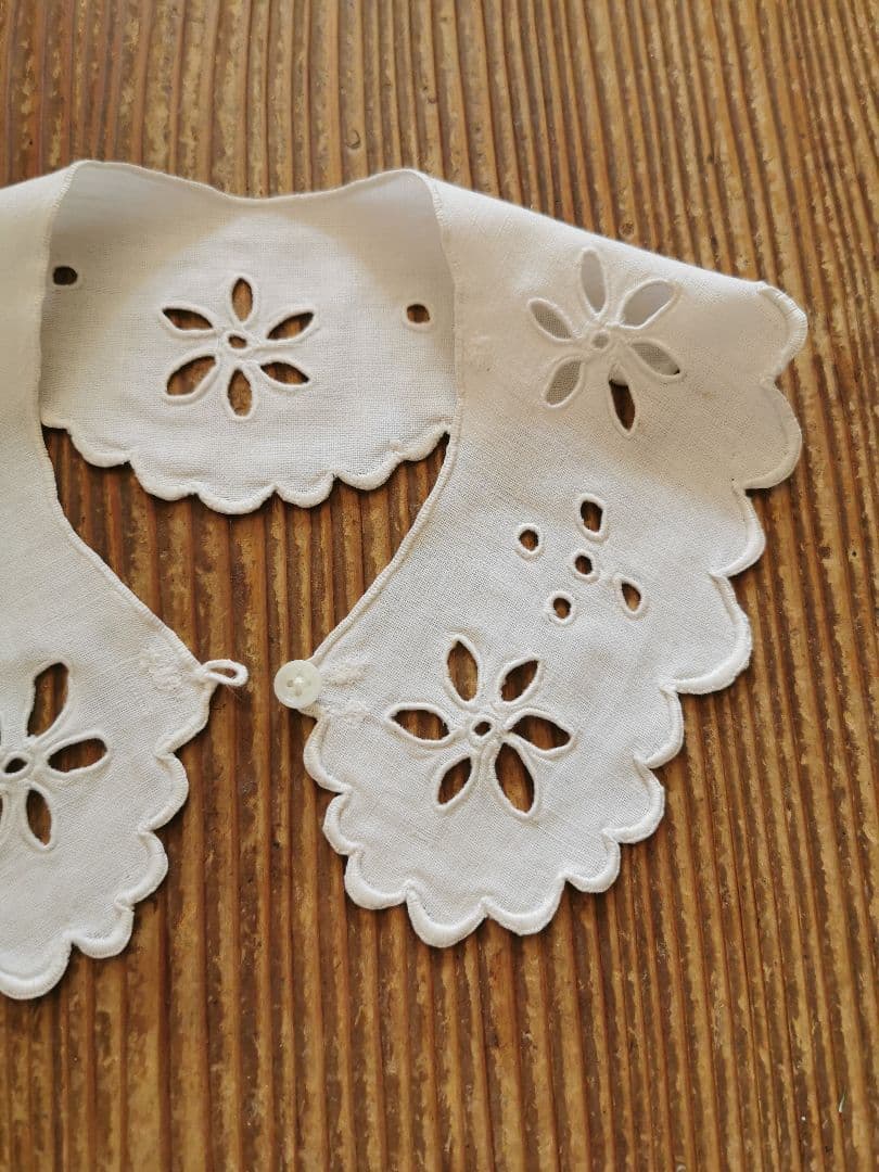 アンティークフランス オープンカットワーク アイレット刺繍 スカラップリム付け襟