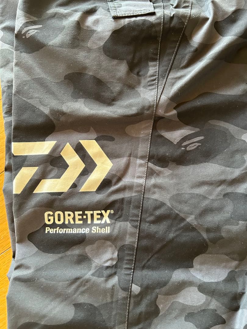 A BATHING APE x DAIWA フィッシングパンツ