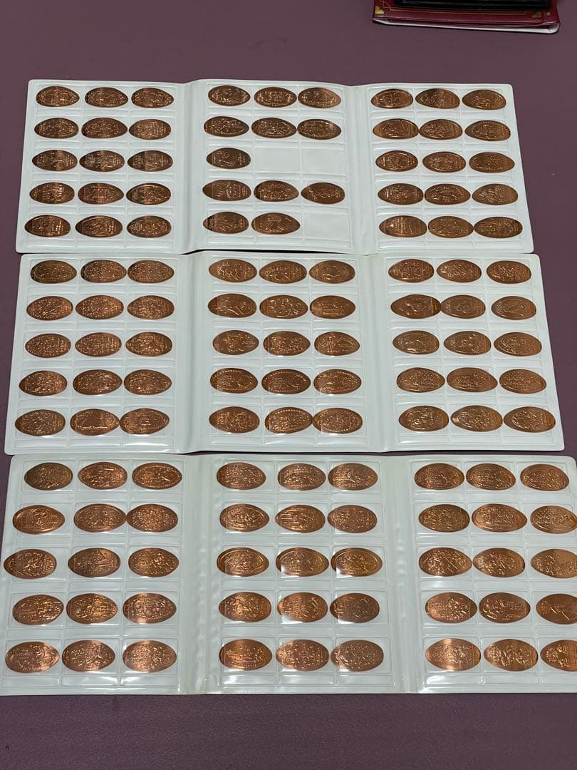 ※値下※ディズニー　スーベニアメダル 約350枚以上　コレクションブック7冊付き