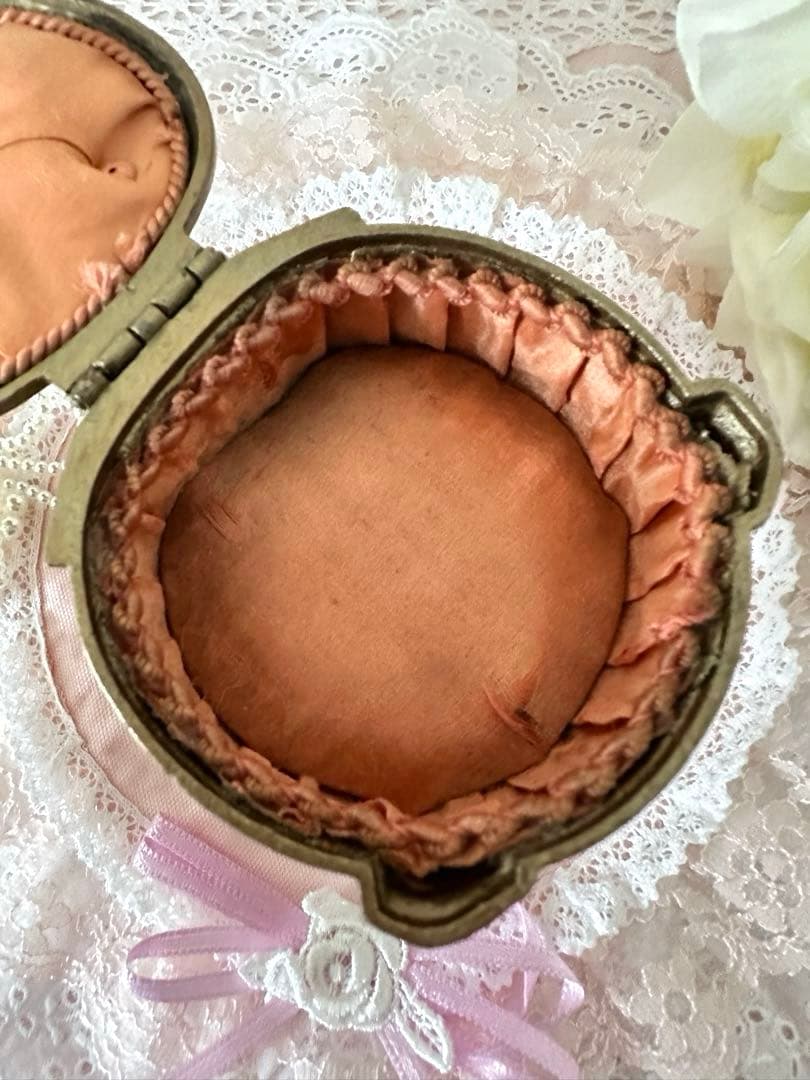 アンティーク ブロンズ製 薔薇モチーフジュエリーBOX