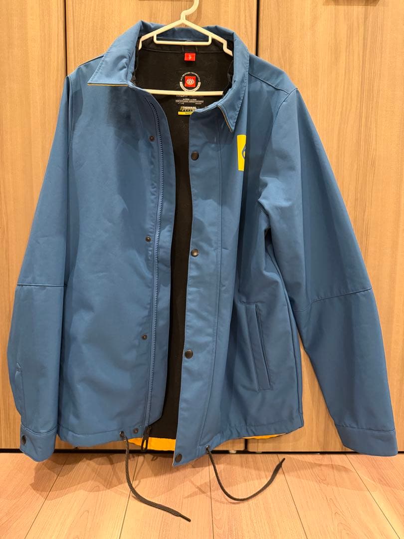 686 ロクハチ　スノーボードウェア上　ジャケット防水 雪山