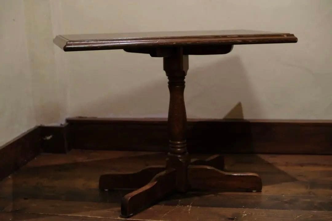 古い一本脚のテーブル　（楢　オーク系）　限定値下げ中〜日曜日まで