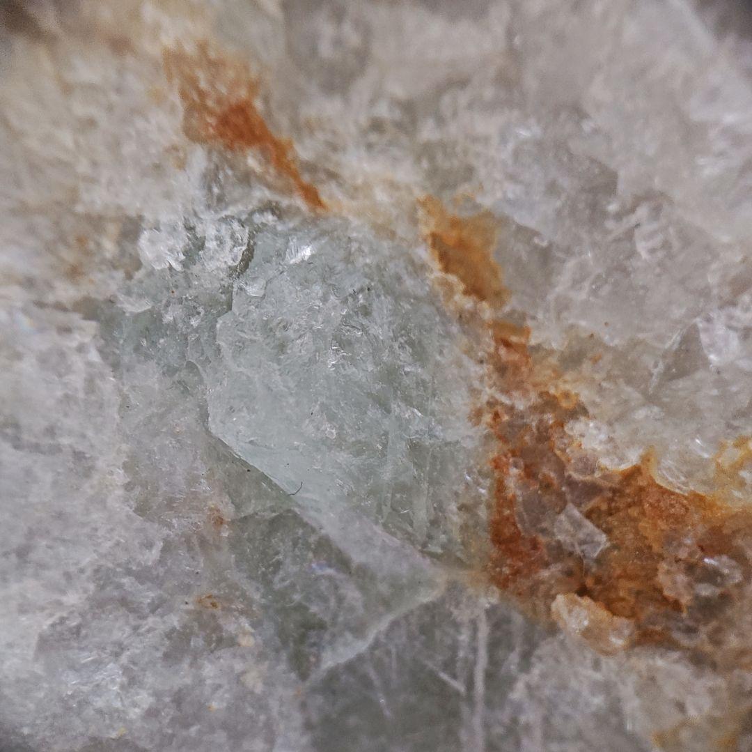 希少 国産鉱物標本 三重県産 蛍石 母岩付き フローライト 613g 石英