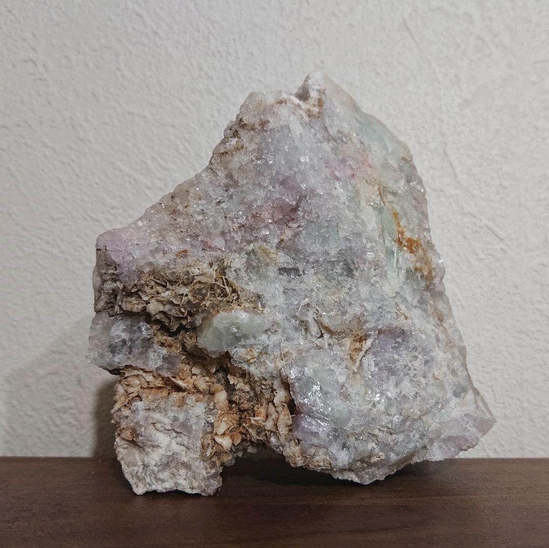 希少 国産鉱物標本 三重県産 蛍石 母岩付き フローライト 613g 石英
