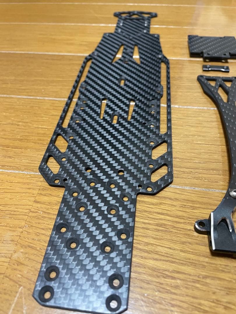 rave D RDXカーボンシャーシ