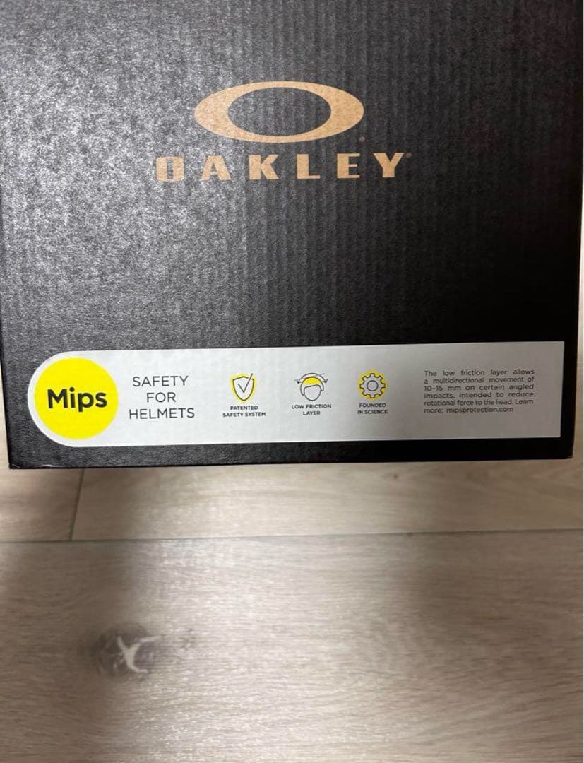 OAKLEY マットブラック ヘルメット MIPS技術搭載
