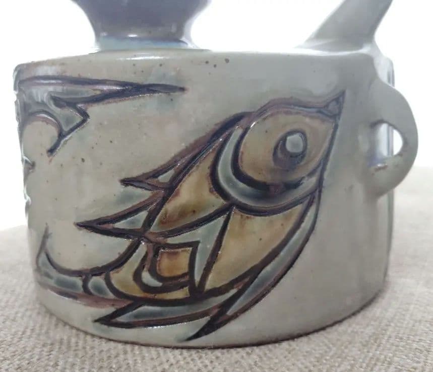 宮城須美子さん作　やちむん　壺屋焼　抱瓶