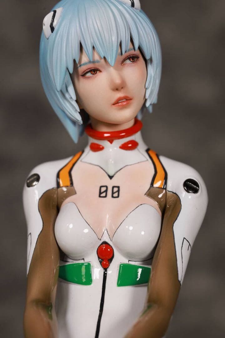綾波レイ1/8 ヱヴァンゲリヲン 座りバージョン
