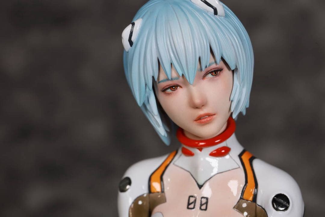 綾波レイ1/8 ヱヴァンゲリヲン 座りバージョン