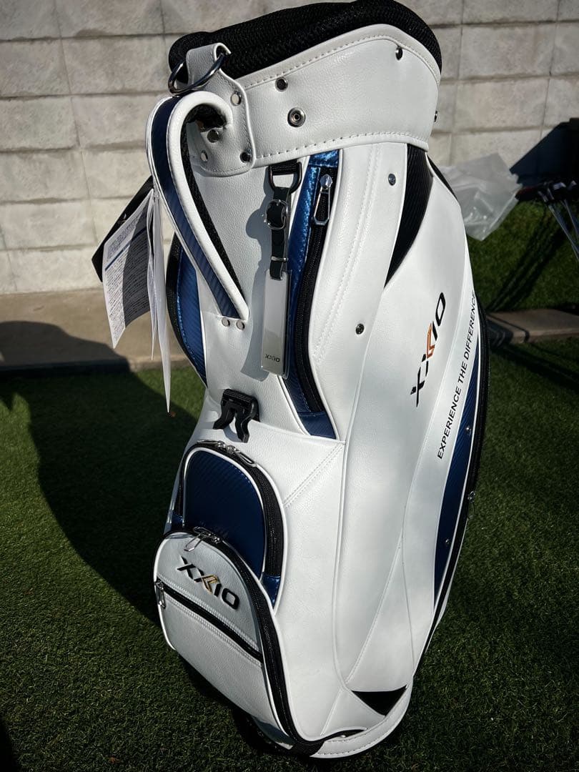 【新品・未使用】ゼクシオ キャディバッグ超軽量モデル 9.5型 GGC-X161