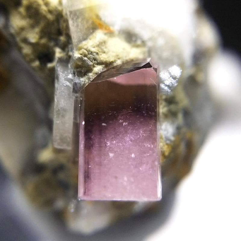 528 ピンクトパーズ トパーズ カトラン 結晶 母岩付 原石