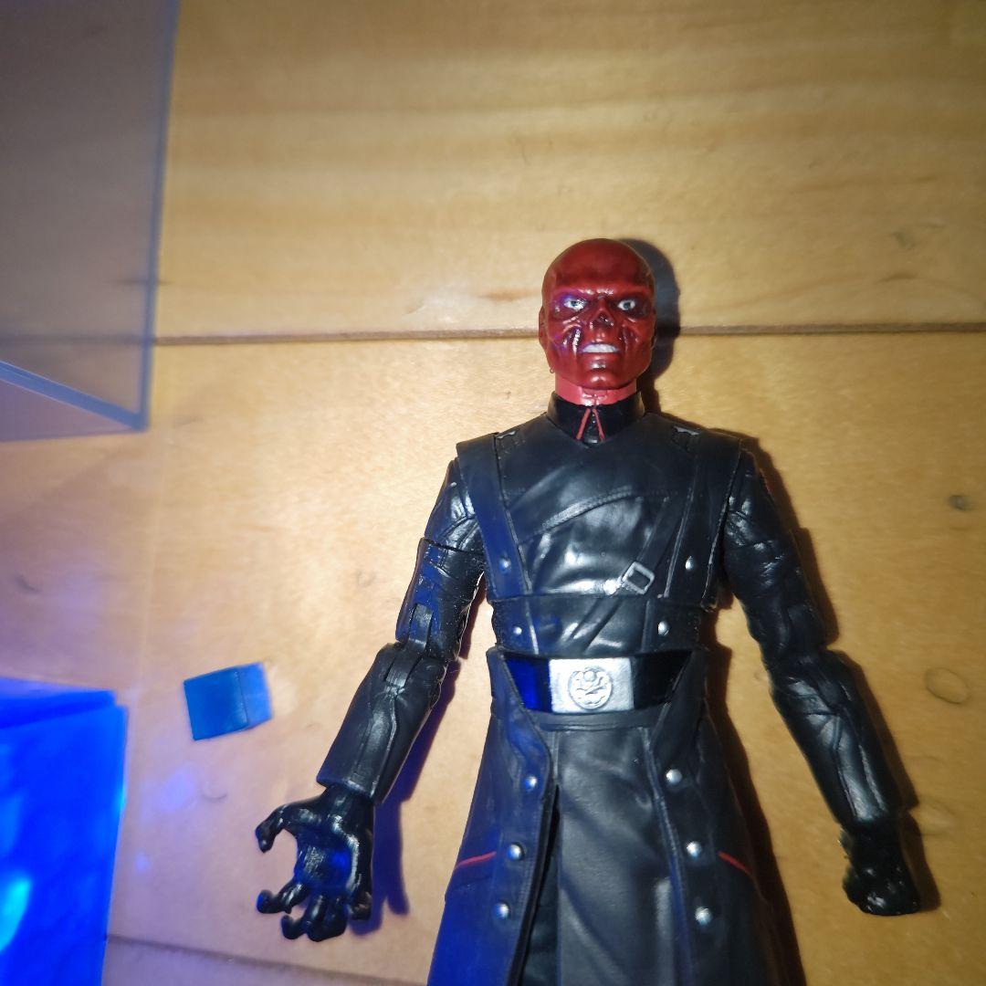 マーベルレジェンド レッド・スカル＆テッセラクト