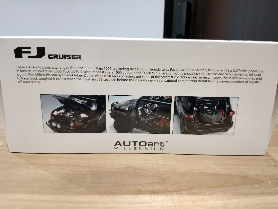 1/18 オートアート　トヨタ　FJクルーザー　ミニカー　ブラック　PS　ソニー