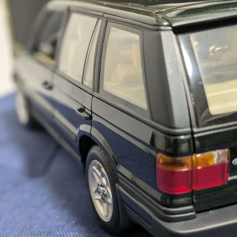 オートアート　ランドローバー　レンジローバー　1/18 P38a　LPレンジ