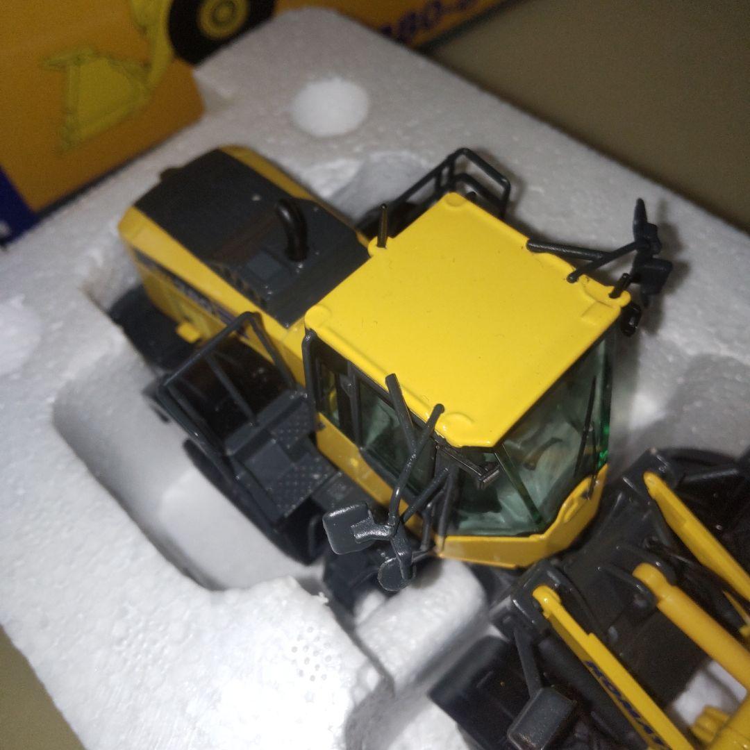 コマツ建機ホイールローダー WA380-8 1/50