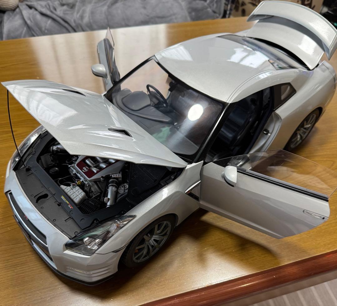 Nissan GT-R 1/8スケール 完成品　ディアゴスティーニ