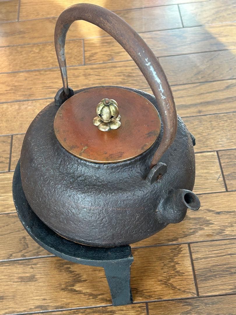 龍文堂造　鉄瓶　丸型レトロ 約1.2L 水漏れ無し　鉄分補給　足付