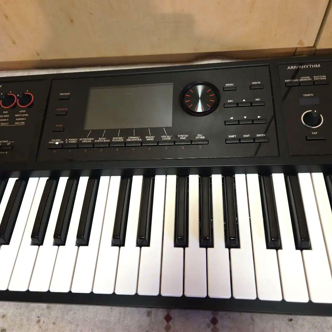 【取りに来れる方限定】Roland FA-06 シンセサイザー 61鍵盤