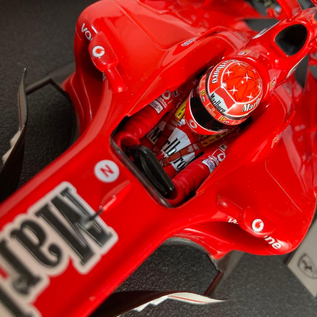 ホットウィール1/18フェラーリ F2005 Mシューマッハ