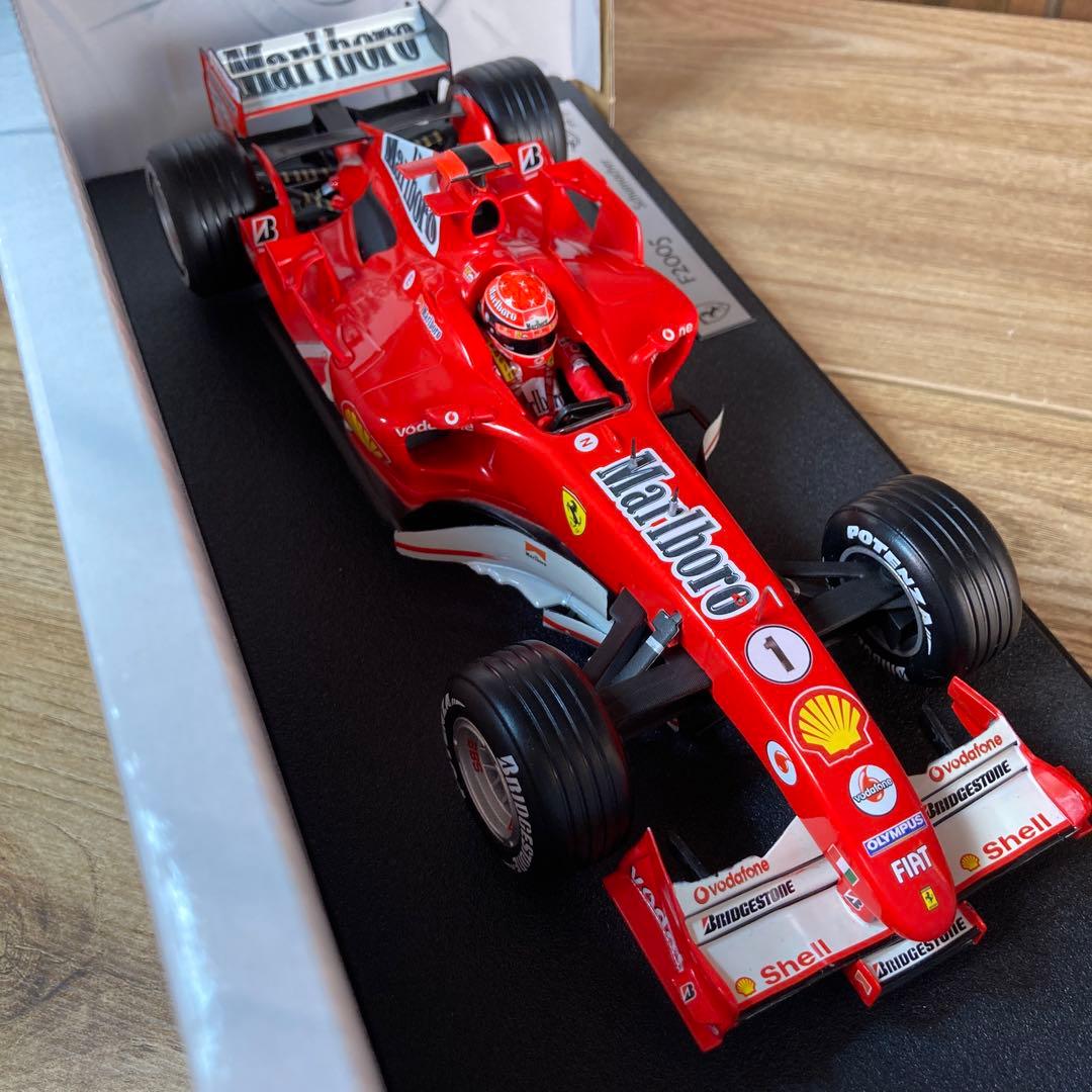 ホットウィール1/18フェラーリ F2005 Mシューマッハ