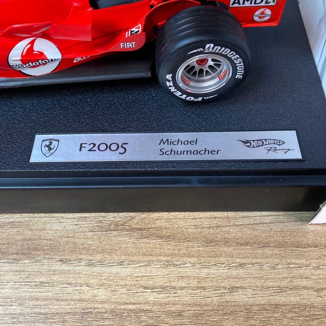 ホットウィール1/18フェラーリ F2005 Mシューマッハ