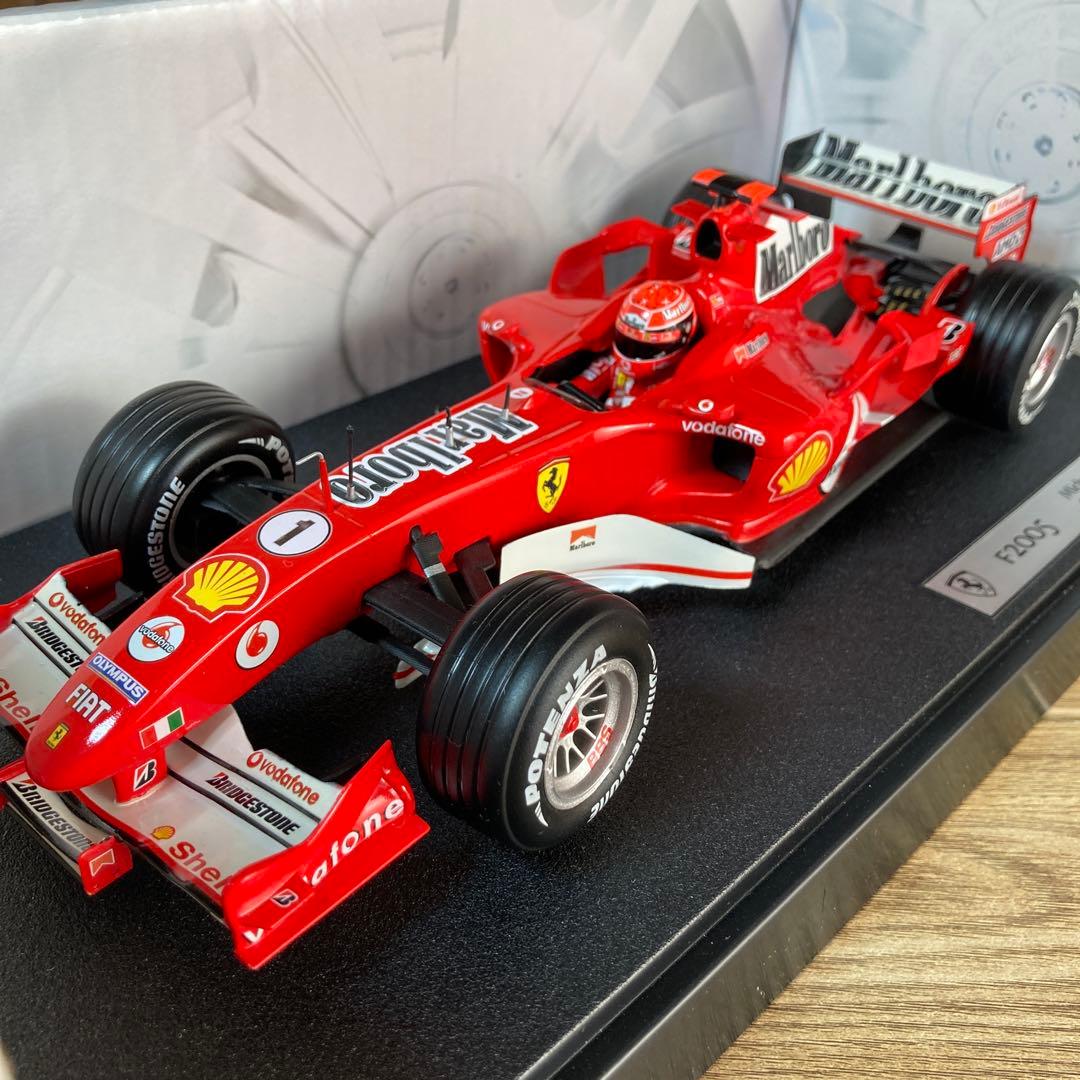 ホットウィール1/18フェラーリ F2005 Mシューマッハ