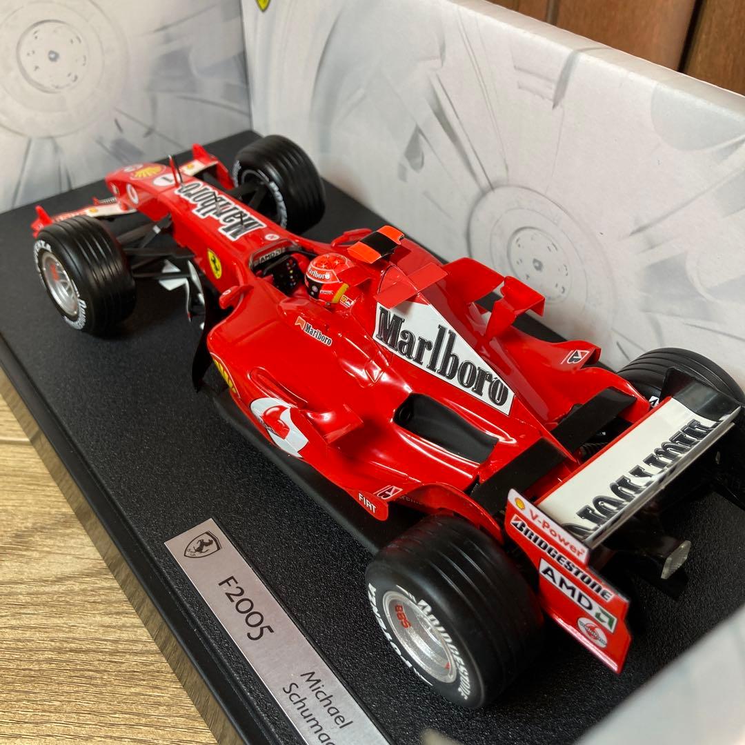 ホットウィール1/18フェラーリ F2005 Mシューマッハ