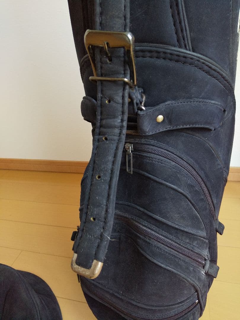 バーニーズニューヨーク　ゴルフ　キャディバッグ(黒)　とシューズバッグ(赤)