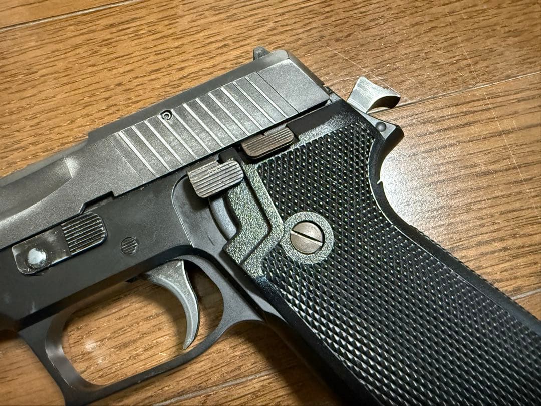 タナカ　ガスガン　陸上自衛隊　9mm拳銃　P220IC 予備マガジン付き