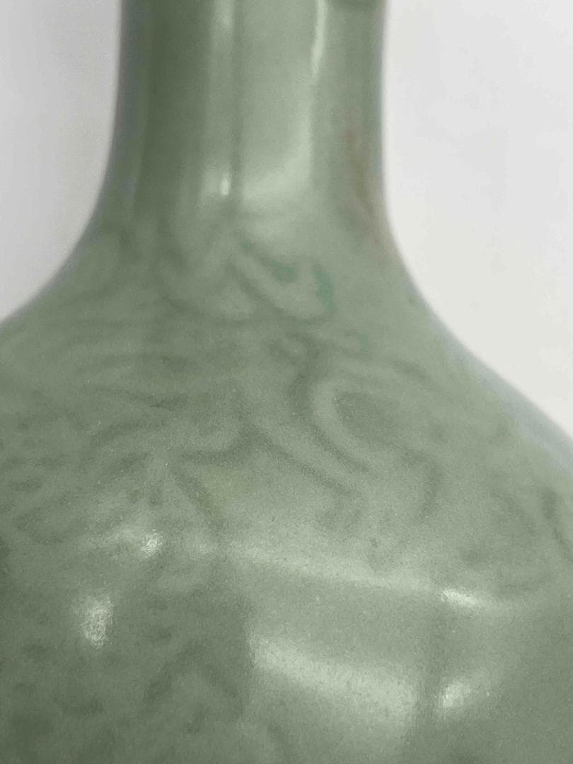 明時代　龍泉窯　青磁龍紋観音瓶　花入　花瓶　茶道具　香道具(C-43)