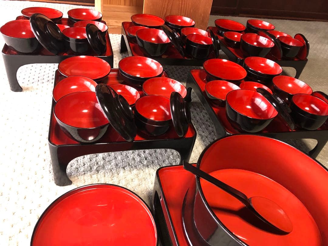 お膳　お椀　5膳　おひつ　しゃもじ　お盆　セット　木製収納箱付き　骨董品