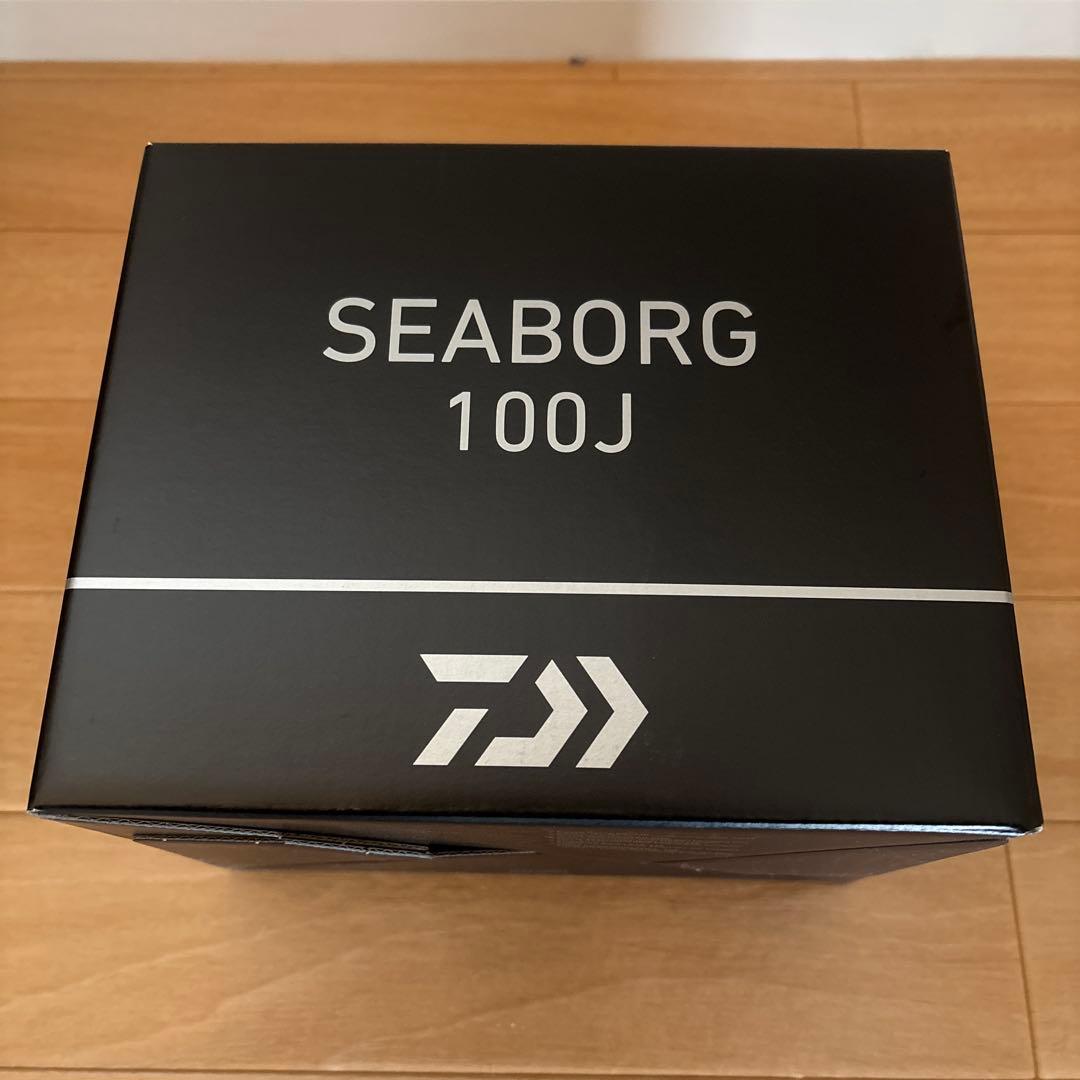 ダイワ　シーボーグ100J（右）